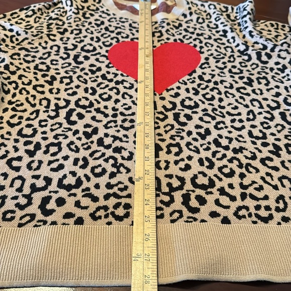 Leopard print sweater featuring a red heart 
Plus size XXXL/22 - Picture 3 of 6